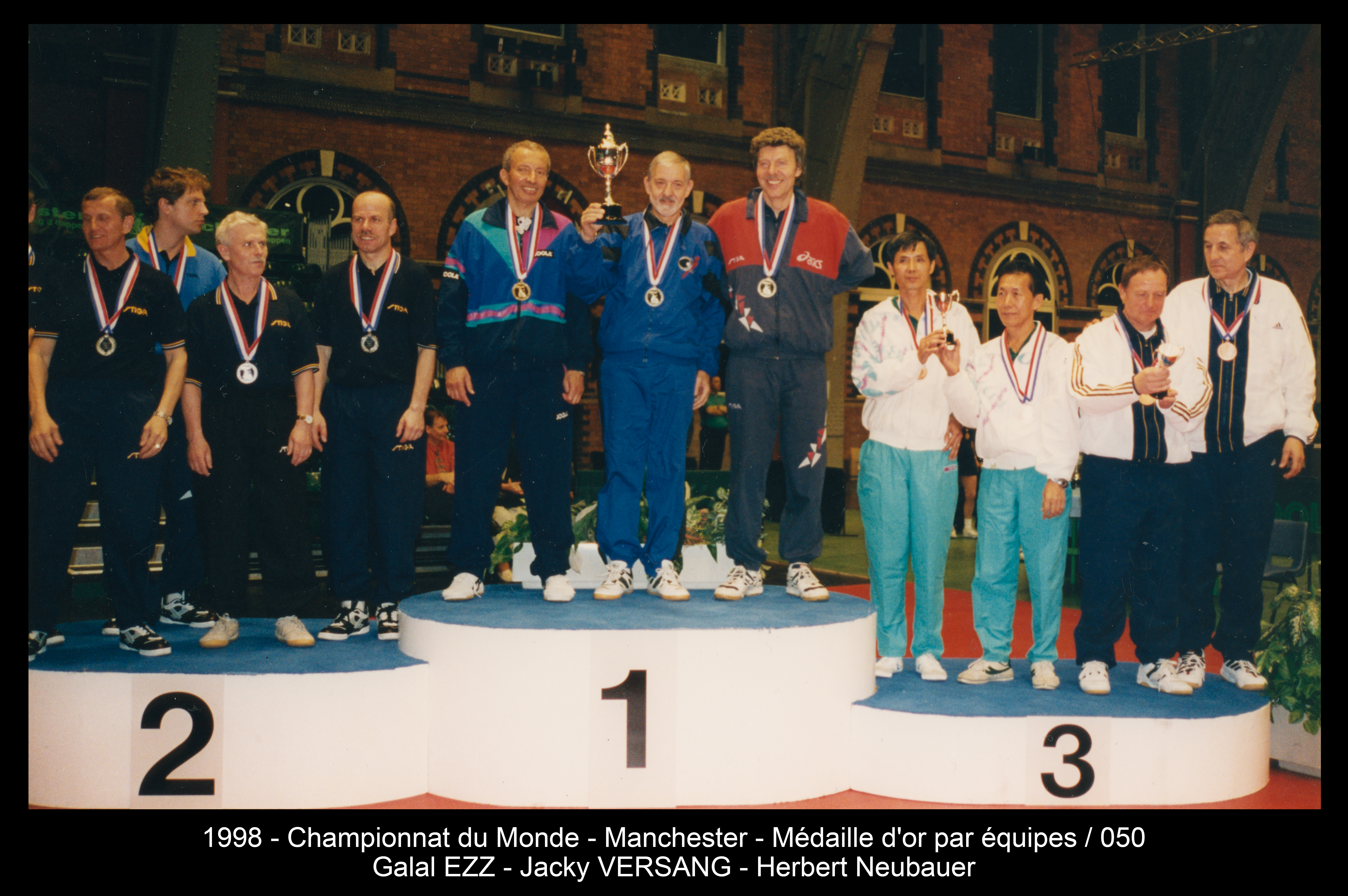 1998 - Championnat du Monde - Manchester - Médaille d'or par équipes 050 - Galal EZZ-Jacky VERSANG-Herbert Neubauer